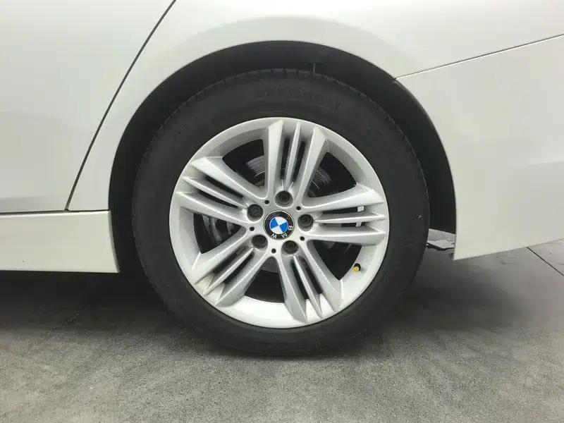2017 BMW 3 Series 320Li Fashion Edition — миниатюра 9