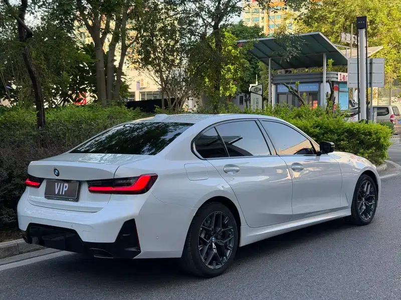 2025 BMW 3 Series 325i M Sport Package — миниатюра 5