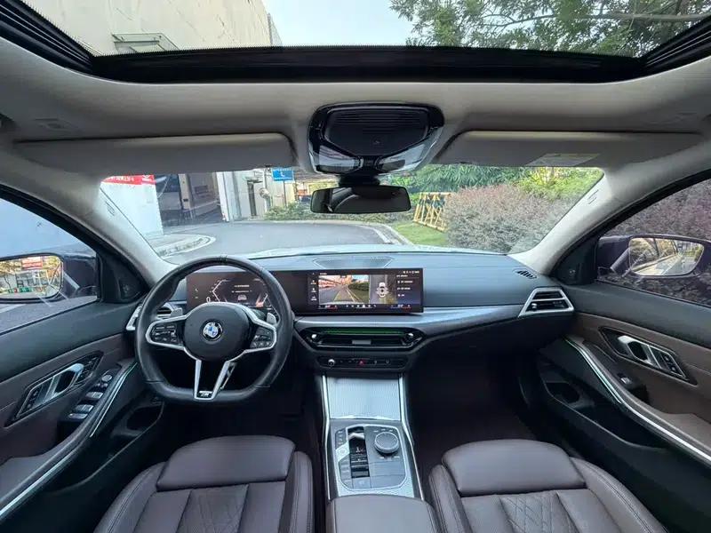 2025 BMW 3 Series 325i M Sport Package — миниатюра 6