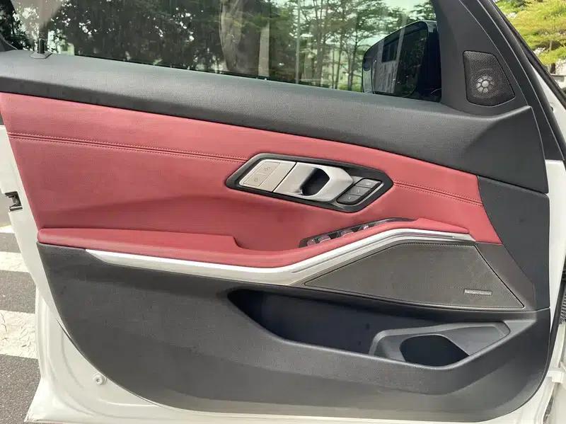 2021 BMW 3 Series 325Li M Sport Shadow Edition — миниатюра 9
