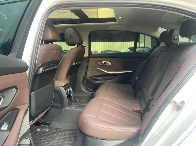 2022 BMW 3 Series 330Li xDrive M Sport Shadow Edition — миниатюра 17