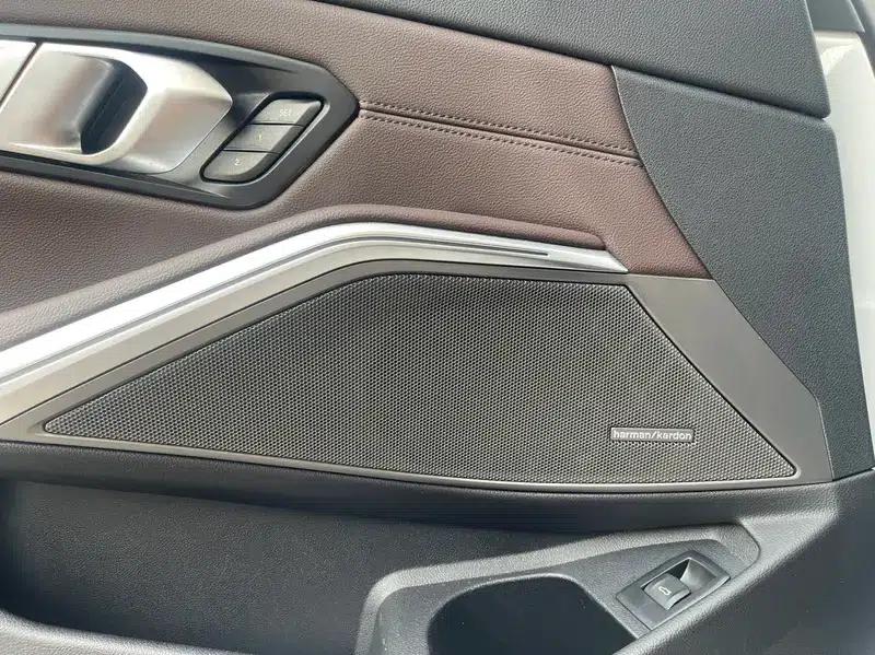 2022 BMW 3 Series 330Li xDrive M Sport Shadow Edition — миниатюра 9