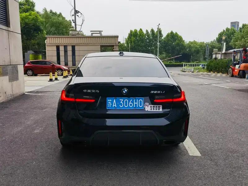 2023 BMW 3 Series 325Li M Sport Shadow Edition — миниатюра 5