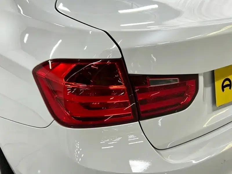 2014 BMW 3 Series 320i Fashion Edition — миниатюра 13