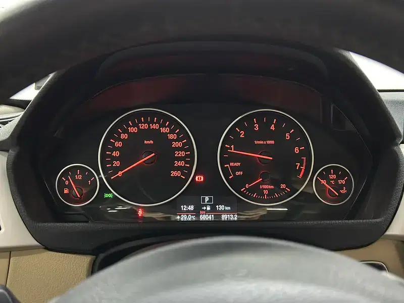 2014 BMW 3 Series 320i Fashion Edition — миниатюра 15