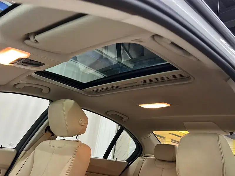 2014 BMW 3 Series 320i Fashion Edition — миниатюра 19