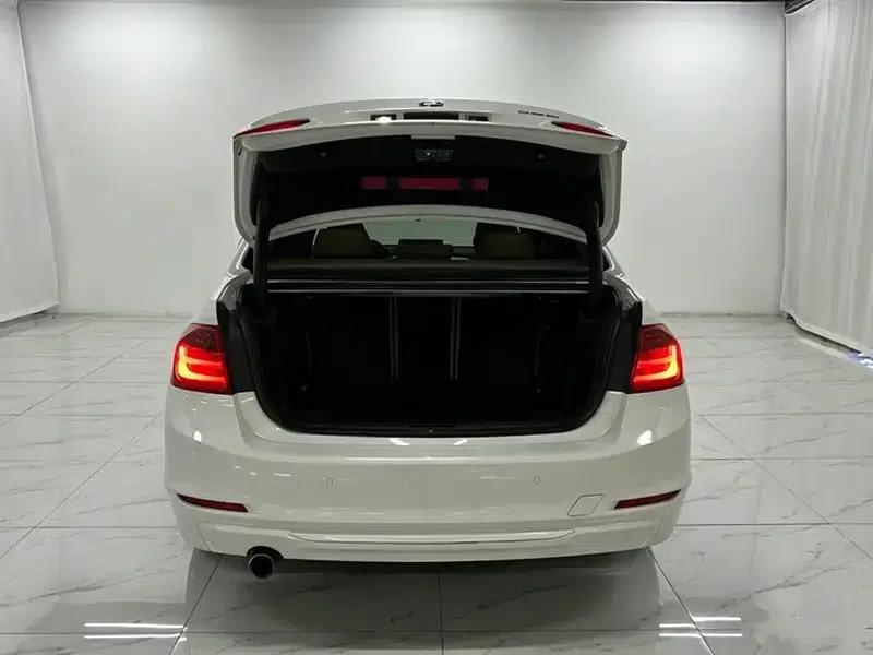 2014 BMW 3 Series 320i Fashion Edition — миниатюра 20