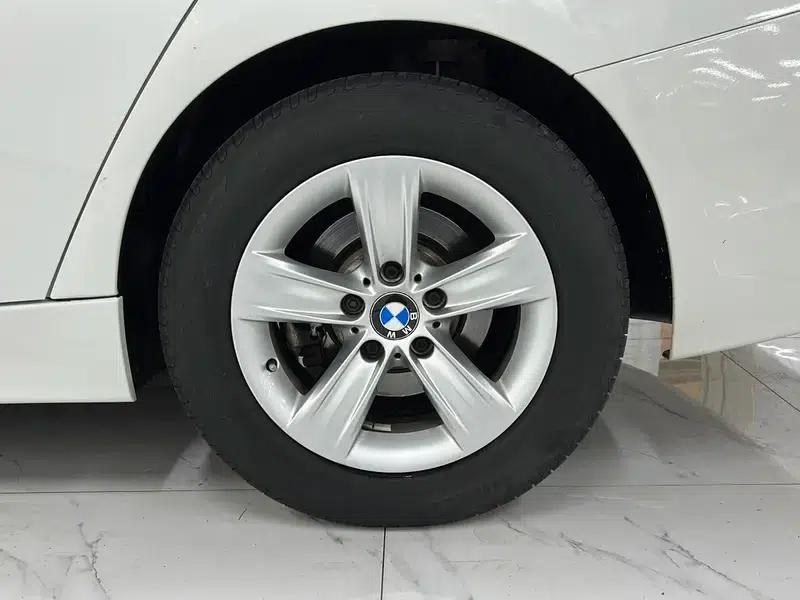 2014 BMW 3 Series 320i Fashion Edition — миниатюра 9