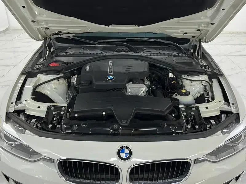 2014 BMW 3 Series 320i Fashion Edition — миниатюра 10