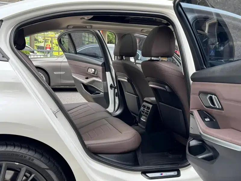 2021 BMW 3 Series 330Li xDrive M Sport Shadow Edition — миниатюра 11