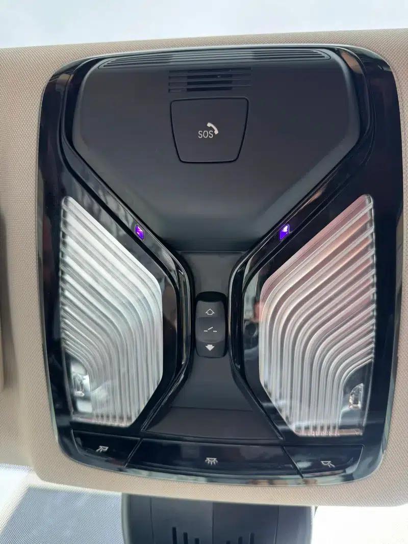 2021 BMW 3 Series 325Li M Sport Shadow Edition — миниатюра 17