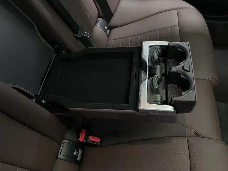 2020 BMW 3 Series 325Li M Sport Package — миниатюра 16