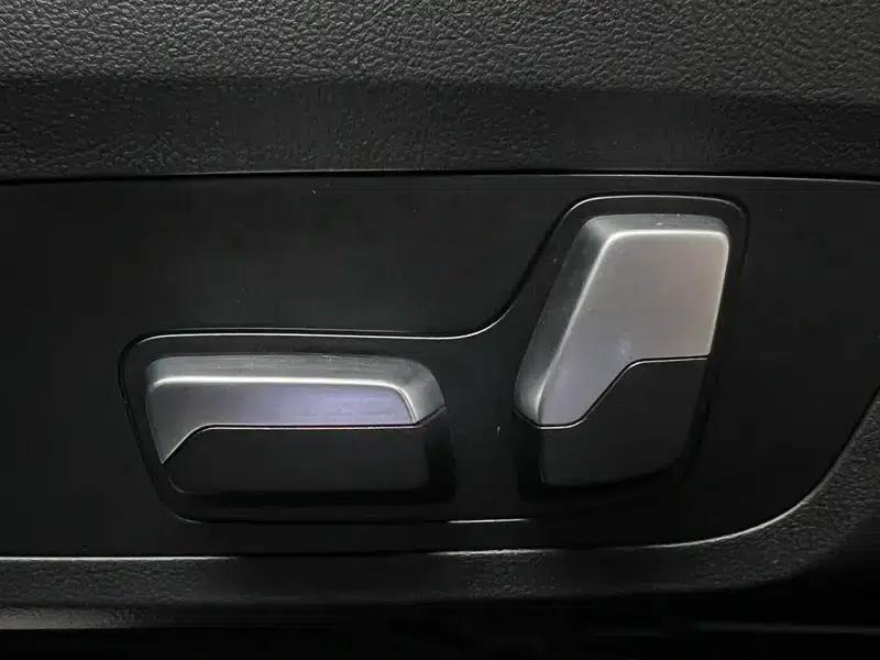 2020 BMW 3 Series 325Li M Sport Package — миниатюра 18