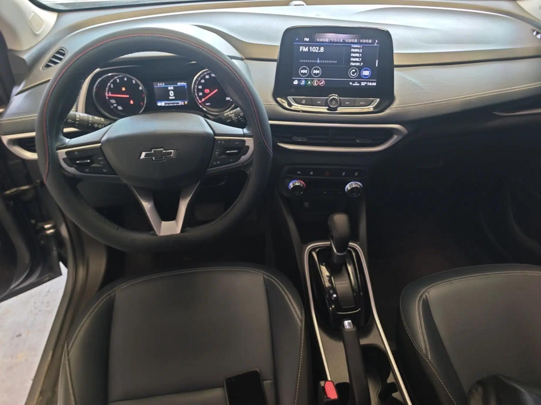 Chevrolet Trax 2019 Redline 335T CVT Luxury Edition China VI Standard — миниатюра 12