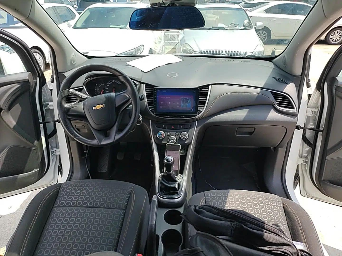 Chevrolet Trax 2018 330T Manual Transmission Two-Wheel Drive Comfort Version — миниатюра 12
