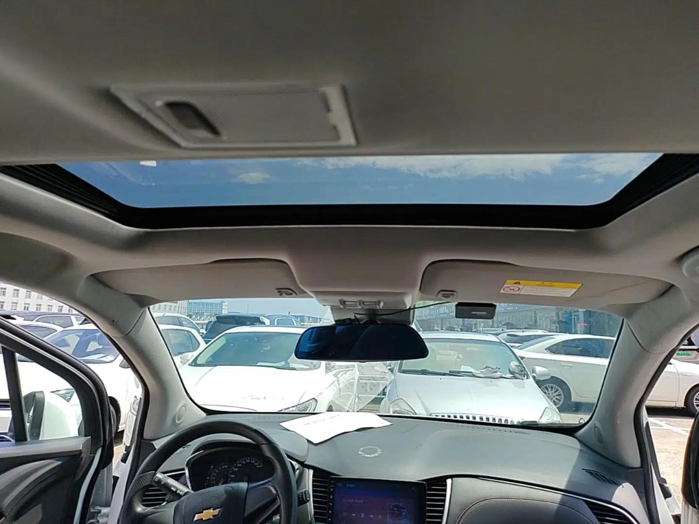 Chevrolet Trax 2018 330T Manual Transmission Two-Wheel Drive Comfort Version — миниатюра 21