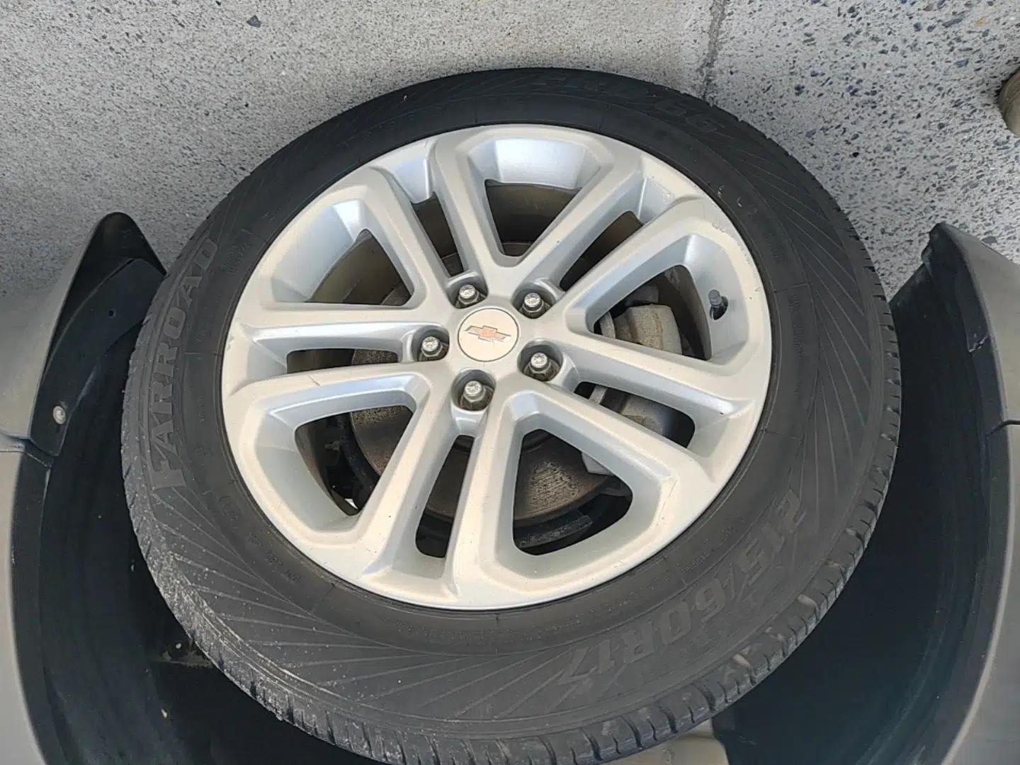Chevrolet Trax 2018 330T Manual Transmission Two-Wheel Drive Comfort Version — миниатюра 10
