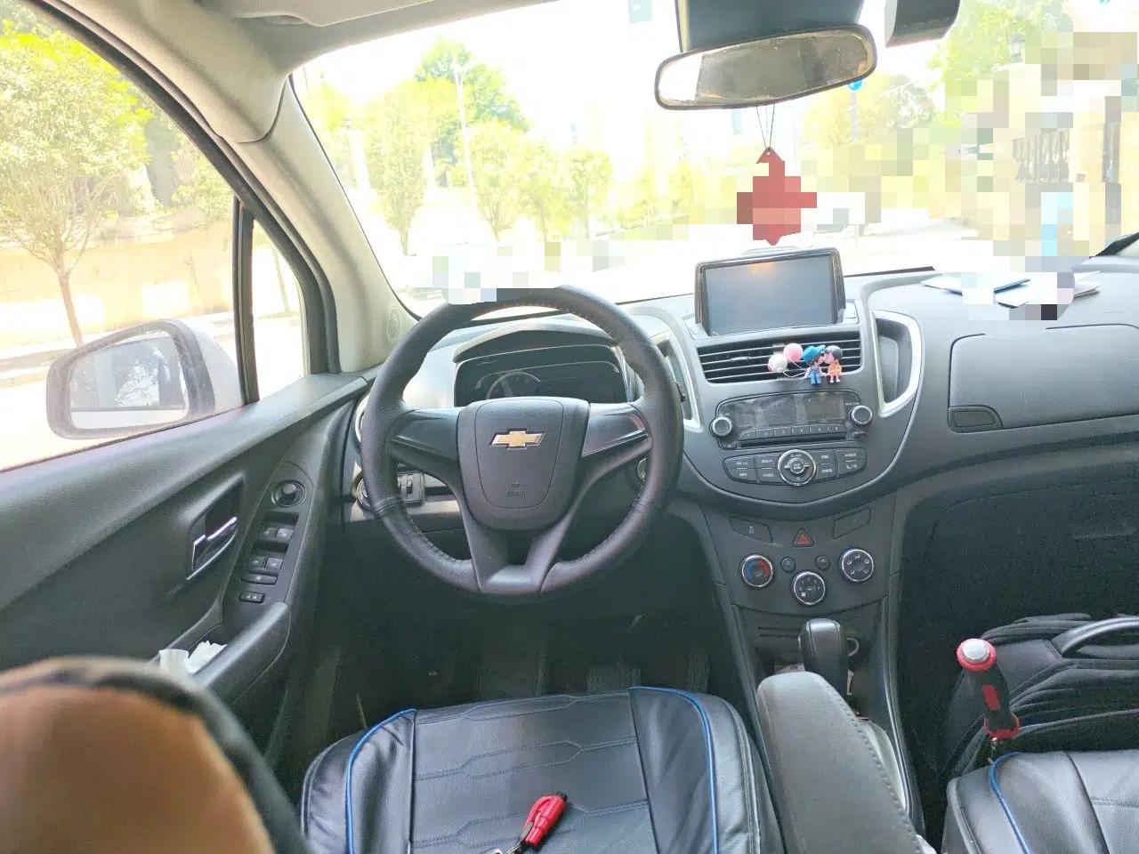 Chevrolet Trax 2016 1.4T Automatic Two-Wheel Drive Comfort Version with Sunroof — миниатюра 10