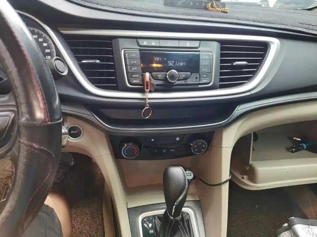 Buick Excelle 2017 15N Automatic Entry-Level Model — миниатюра 9