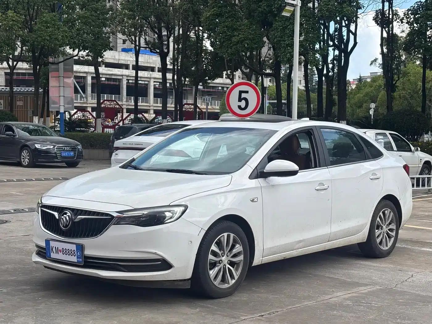 Buick Excelle 2019 18T Automatic Connected Flagship Model (China VI Emission Standard) — миниатюра 1