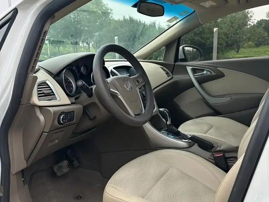 Buick Excelle GT 1.6L Automatic Fashion Edition 2013 — миниатюра 8