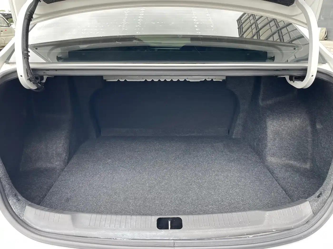 Buick Excelle 2021 Facelift Classic 1.5L Automatic Elite — миниатюра 14