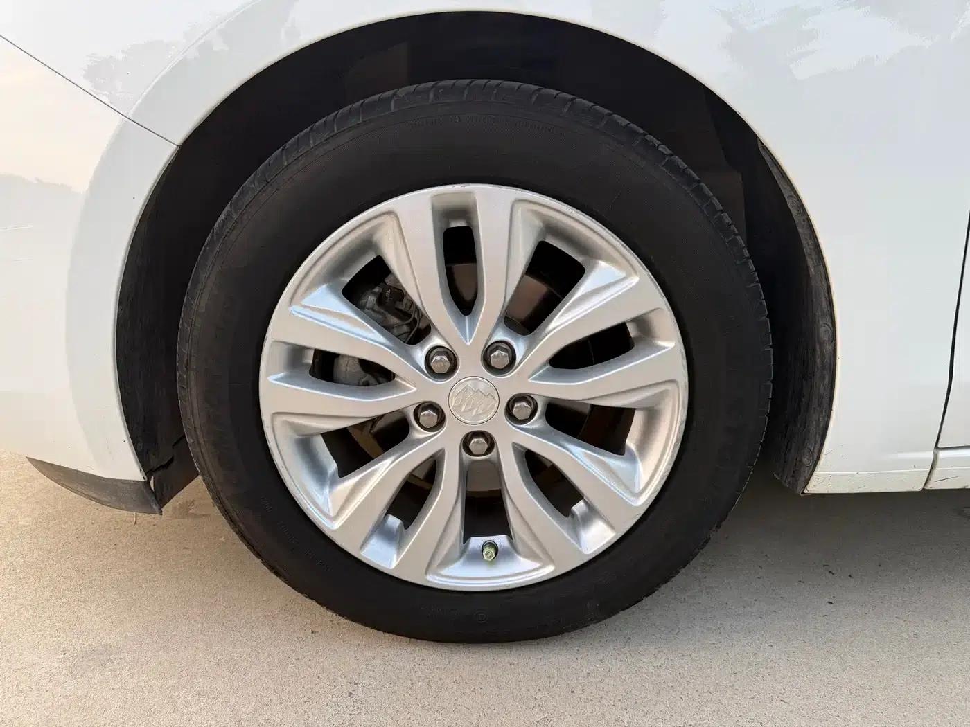 Buick Excelle 2021 Facelift Classic 1.5L Automatic Elite — миниатюра 10