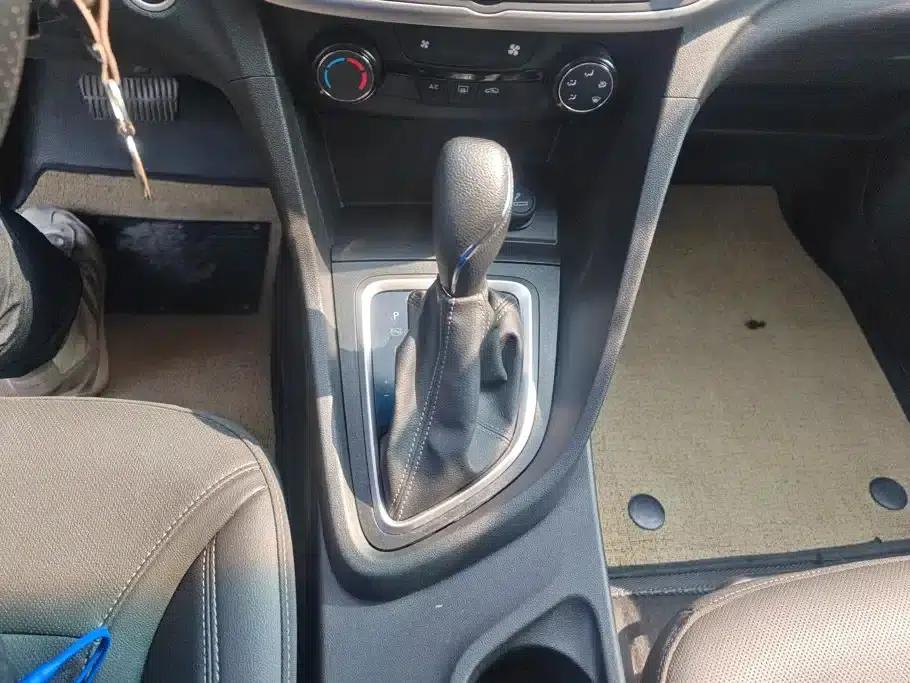 Buick Excelle 2021 Facelift Classic 1.5L Automatic Elite — миниатюра 16