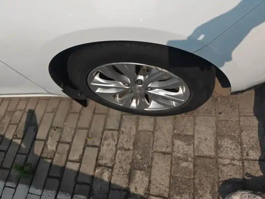 Buick Excelle 2021 Facelift Classic 1.5L Automatic Elite — миниатюра 6