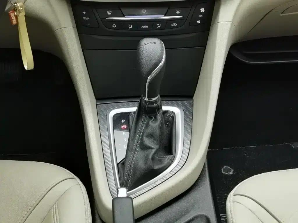 Buick Excelle 2019 15T Dual-Clutch Connected Elite Model (China VI Emission Standard) — миниатюра 13