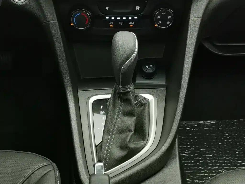 Buick Excelle 2021 Facelift Classic 1.5L Automatic Elite — миниатюра 13