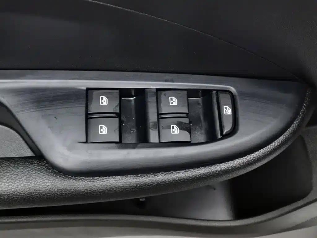 Buick Excelle 2021 Facelift Classic 1.5L Automatic Elite — миниатюра 9
