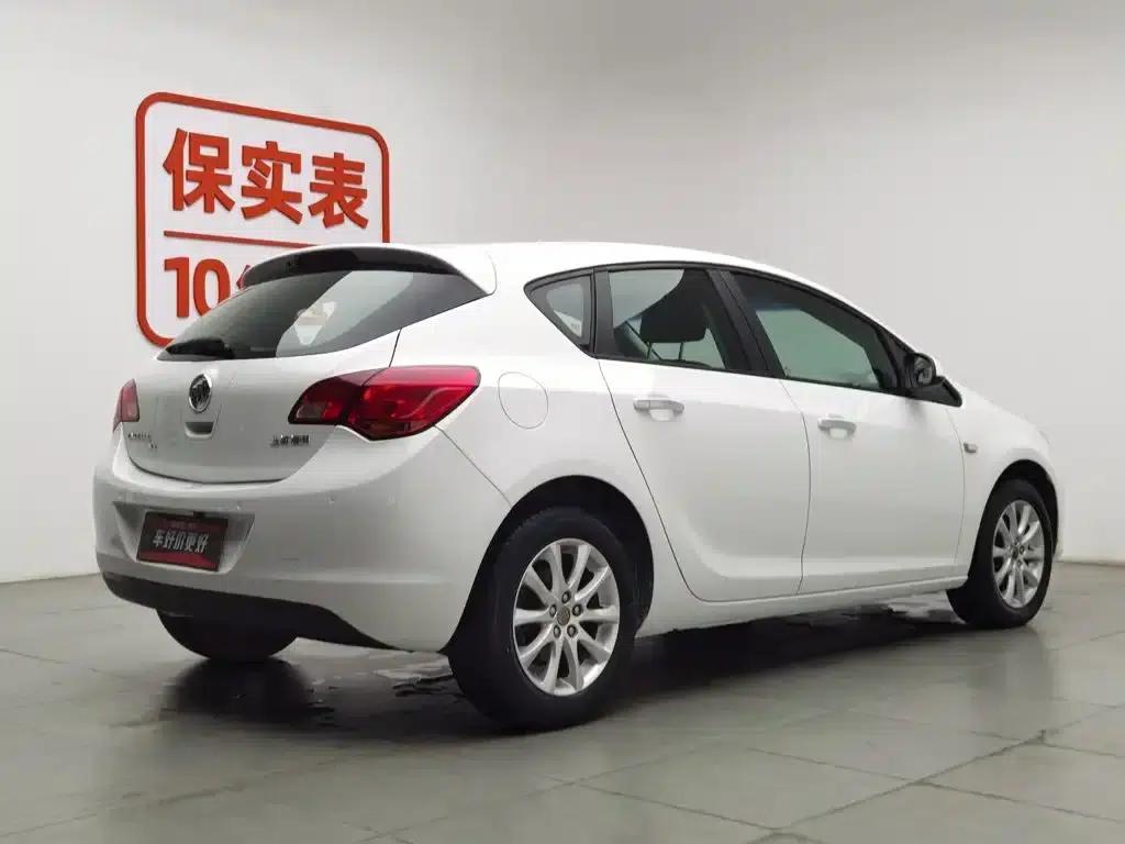 Buick Excelle 2013 XT 1.6L Automatic Fashion Edition — миниатюра 2
