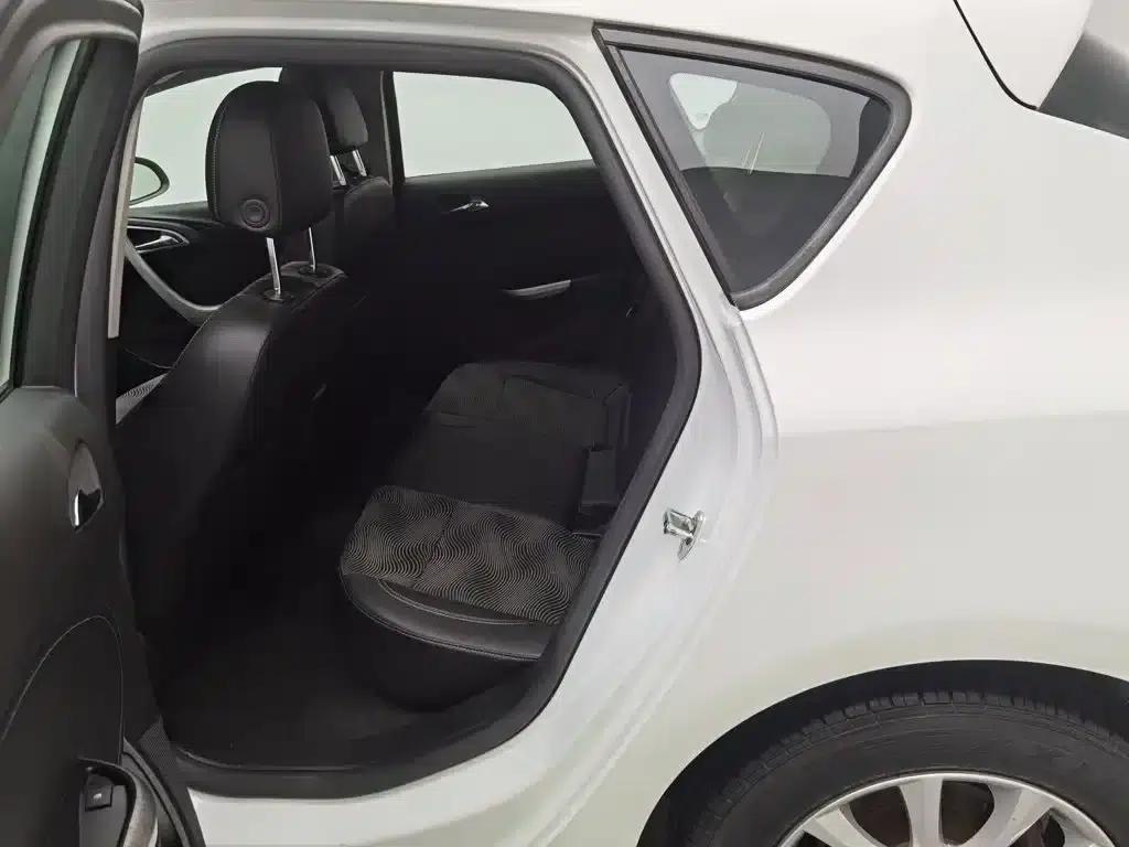 Buick Excelle 2013 XT 1.6L Automatic Fashion Edition — миниатюра 15