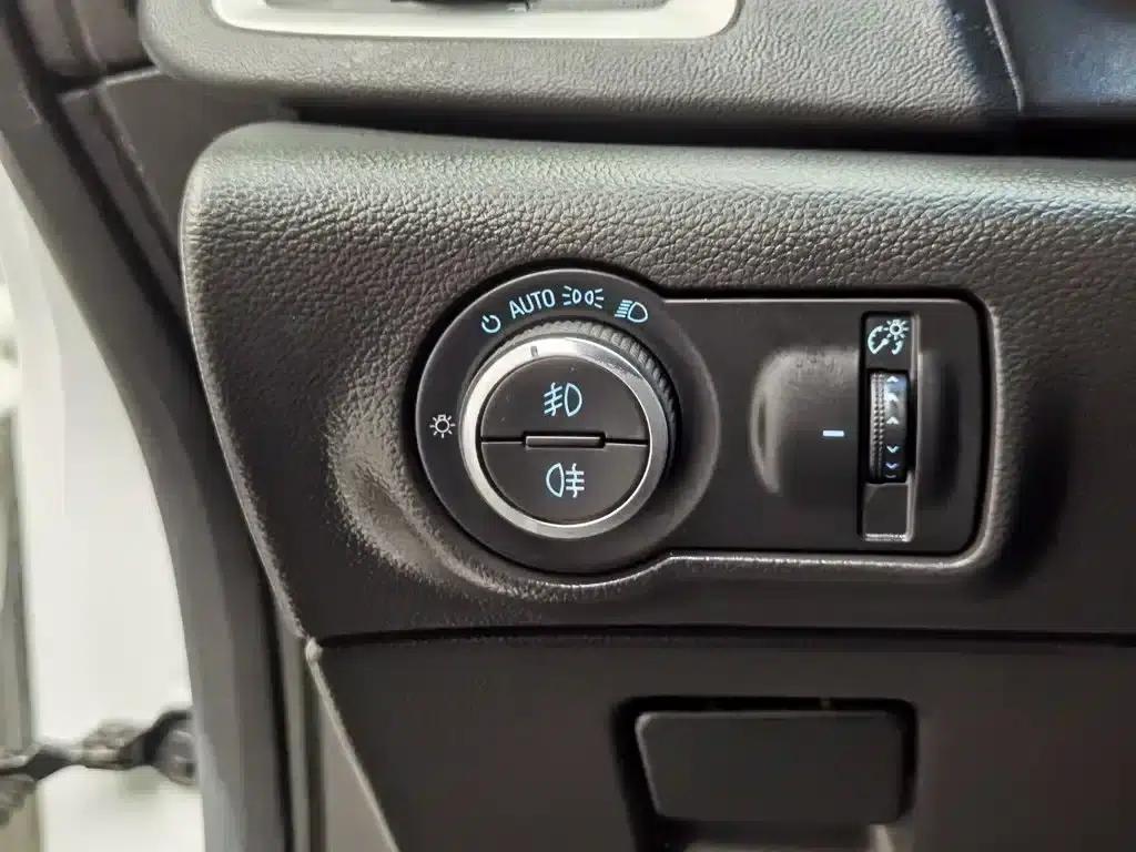 Buick Excelle 2013 XT 1.6L Automatic Fashion Edition — миниатюра 21