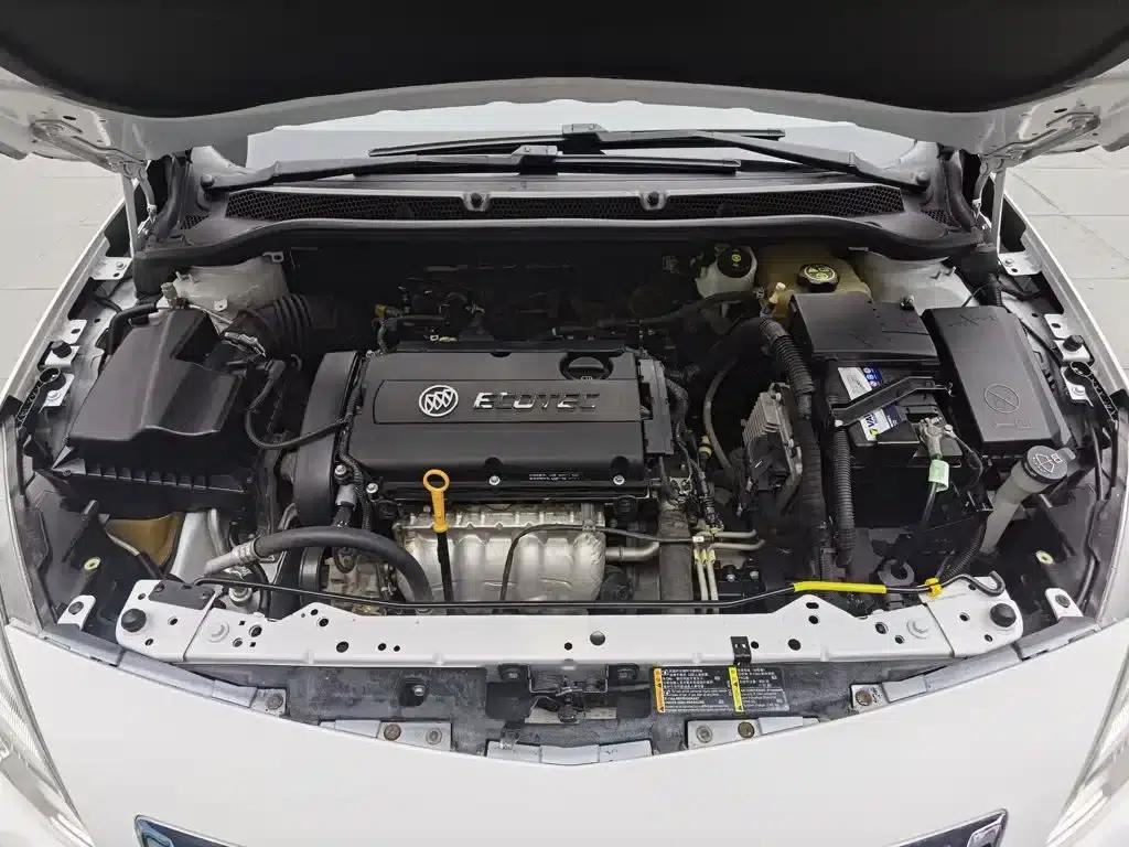 Buick Excelle 2013 XT 1.6L Automatic Fashion Edition — миниатюра 6