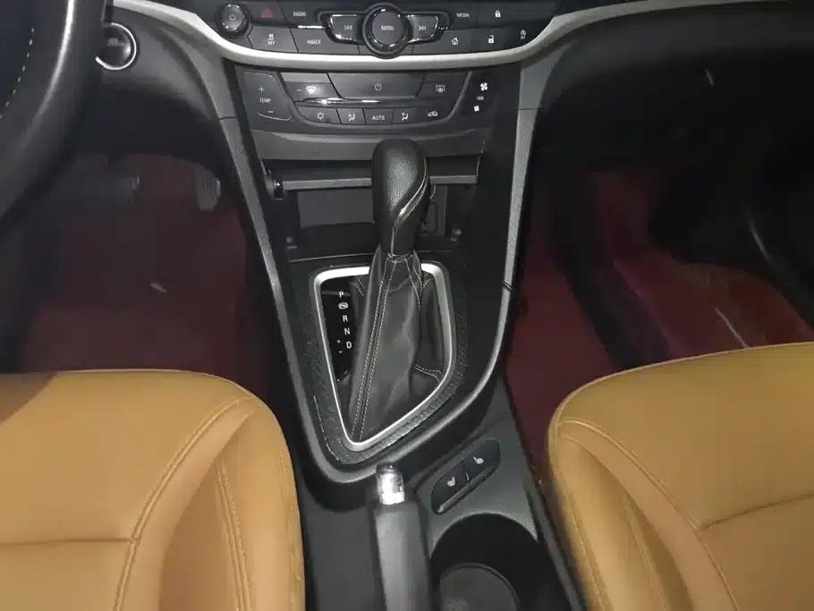 Buick Excelle 2018 18T Automatic Flagship — миниатюра 16