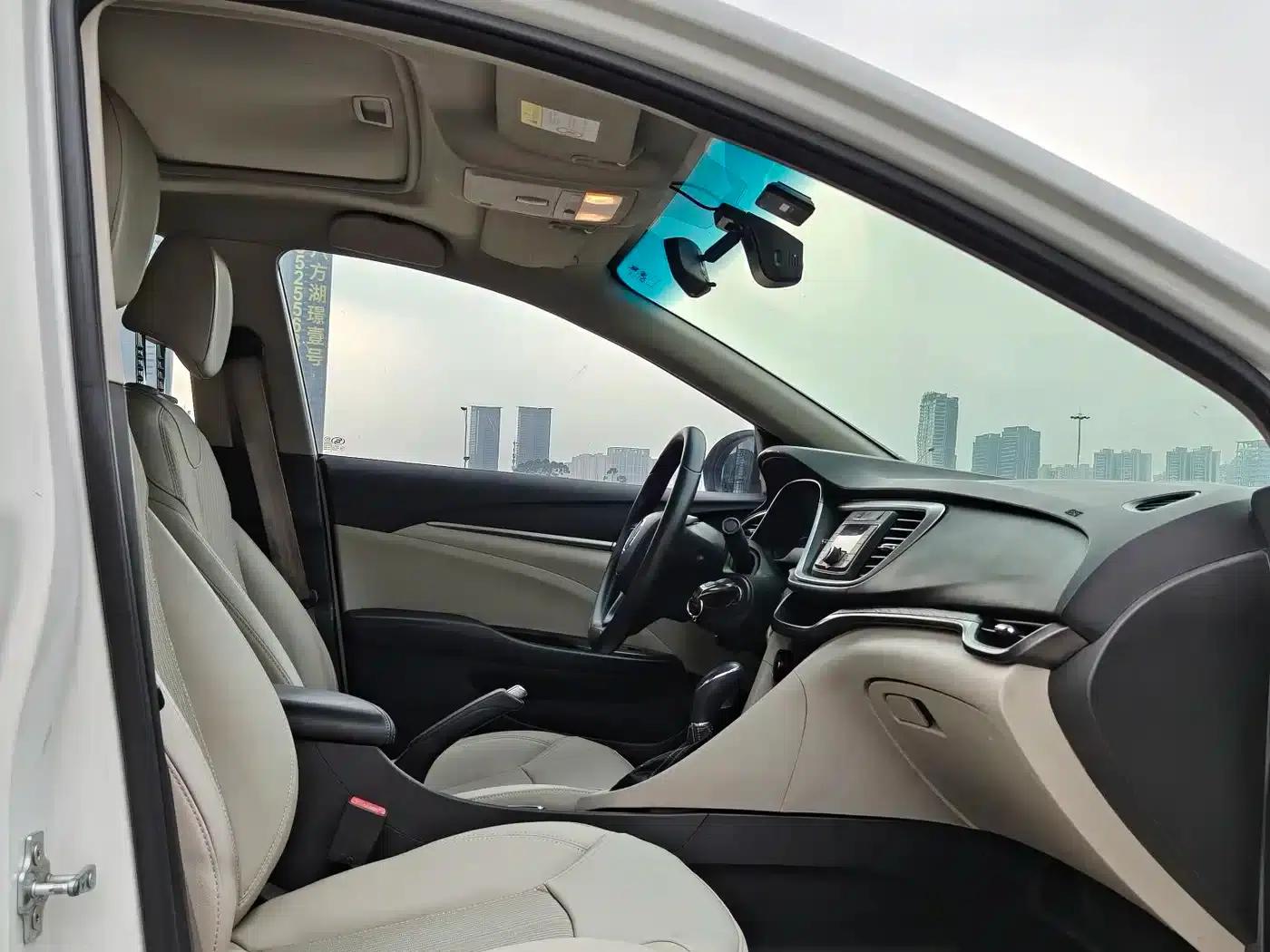 Buick Excelle 2016 15N Automatic Elite — миниатюра 11