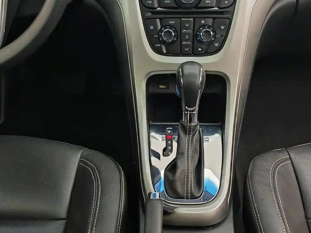 Buick Excelle GT 1.8L Automatic Fashion Edition 2013 — миниатюра 13
