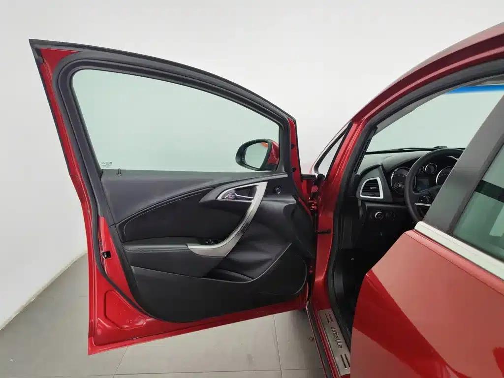 Buick Excelle GT 1.8L Automatic Fashion Edition 2013 — миниатюра 8