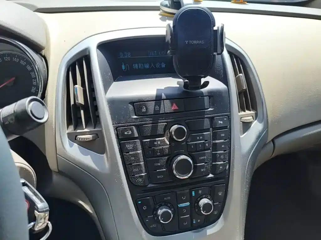 Buick Excelle GT 1.6L Automatic Fashion Edition 2013 — миниатюра 13