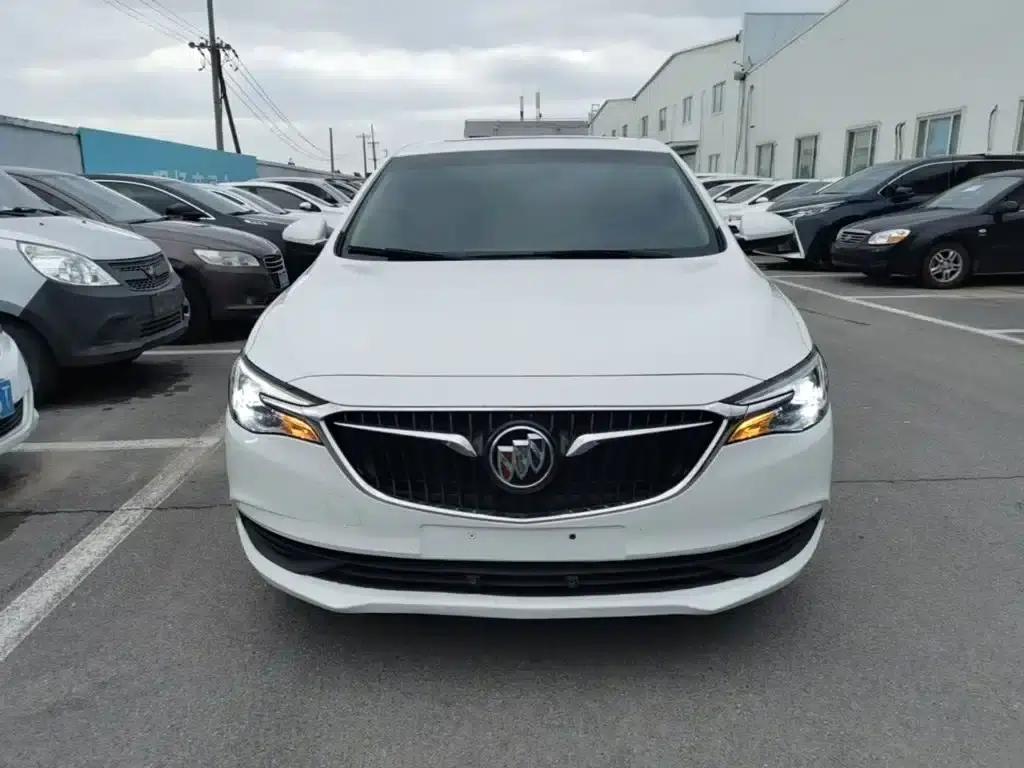Buick Excelle 2021 Facelift Classic 1.5L Automatic Entry-Level Model — миниатюра 3