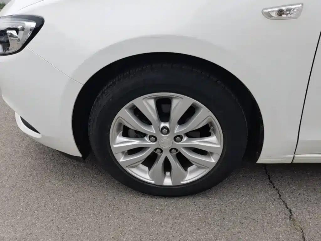 Buick Excelle 2021 Facelift Classic 1.5L Automatic Entry-Level Model — миниатюра 23