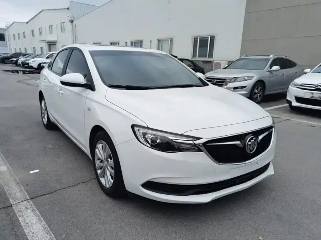 Buick Excelle 2021 Facelift Classic 1.5L Automatic Entry-Level Model — миниатюра 4