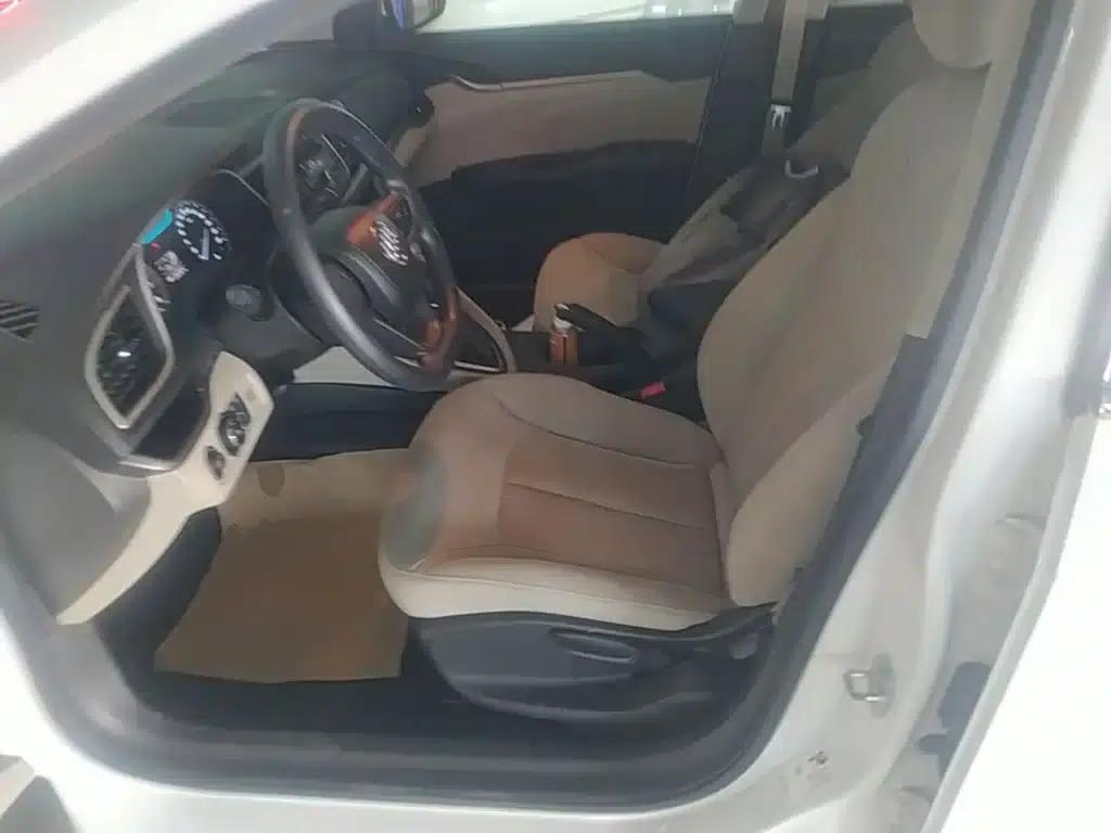 Buick Excelle 2019 15T Dual-Clutch Entry-Level Model (China VI Emission Standard) — миниатюра 15