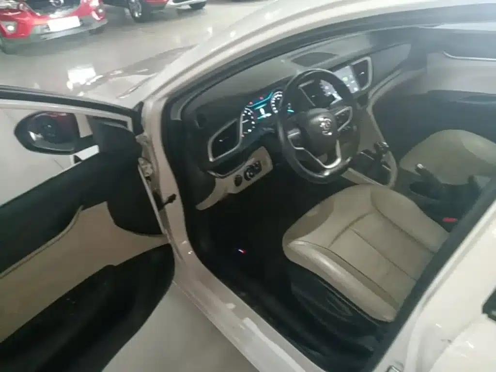 Buick Excelle 2019 15T Manual Elite (China VI Emission Standard) — миниатюра 16