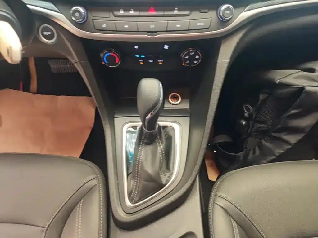 Buick Excelle 2021 Facelift Classic 1.5L Automatic Elite — миниатюра 14