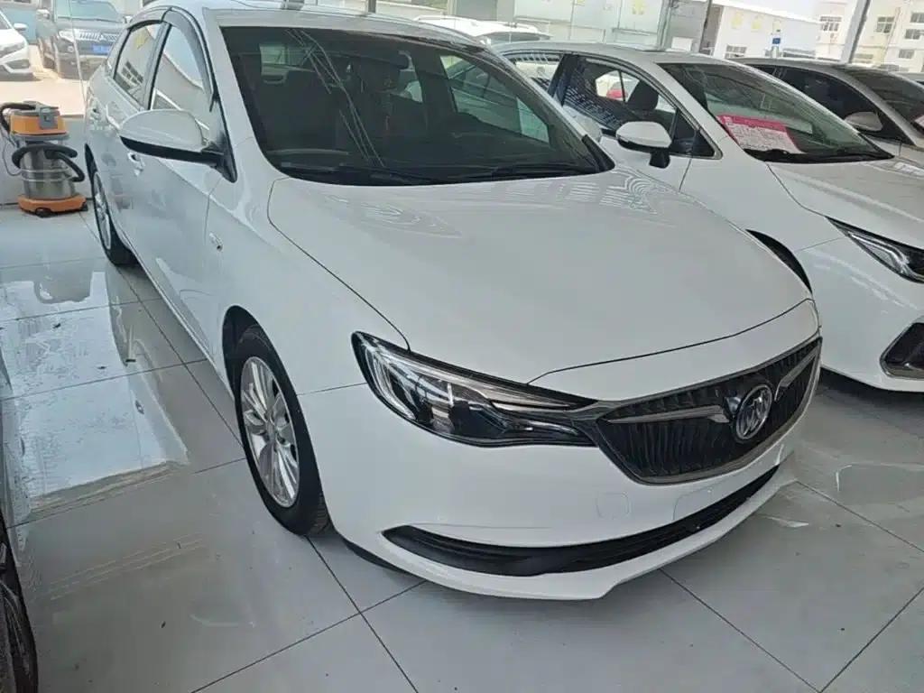 Buick Excelle 2021 Classic 1.5L Automatic Elite — миниатюра 3