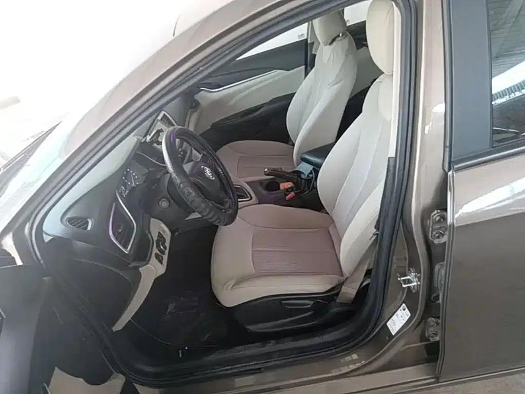 Buick Excelle 2017 15N Automatic Entry-Level Model — миниатюра 15