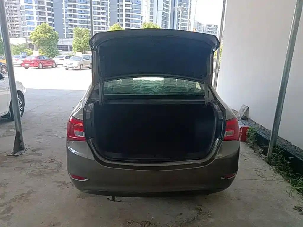 Buick Excelle 2017 15N Automatic Entry-Level Model — миниатюра 19